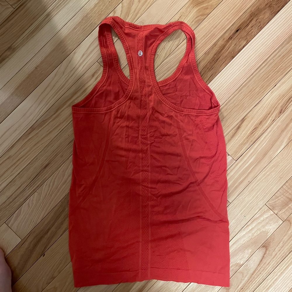 Lululemon swiftly tech razorback tank